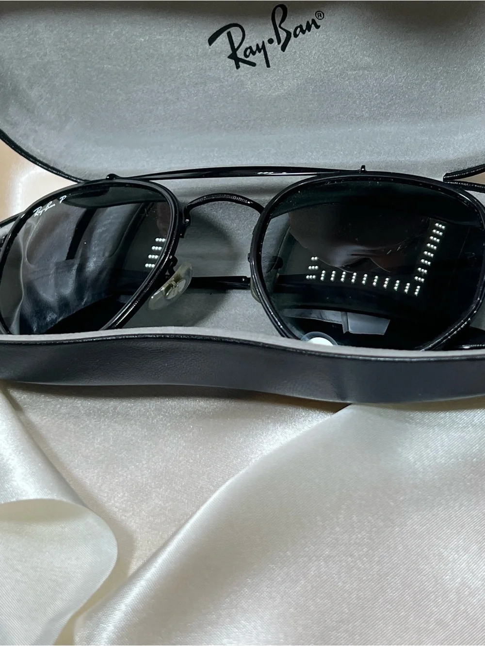 Ray-Ban Black Metal Aviator Sunglasses with Dark Green Lenses